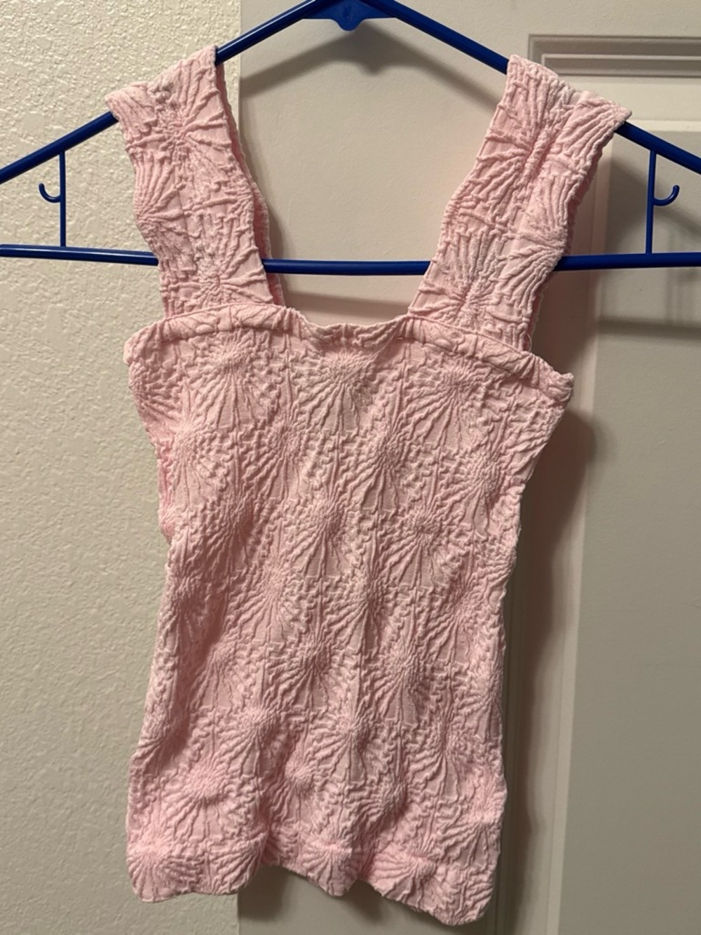 Textured Light Pink Wide-Strap Floral Tank Top